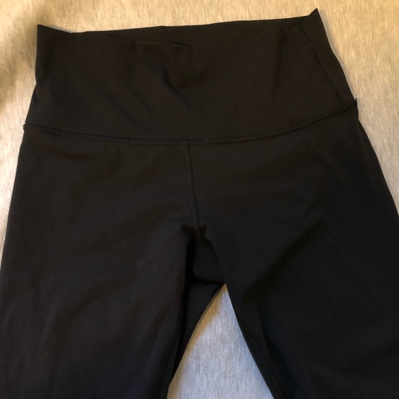 Lululemon wunder under crop size 8 - Picture 4 of 6